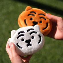 將圖片載入圖庫檢視器 MUZIK TIGER 老虎鑰匙扣化妝包 3色