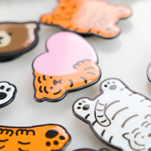 將圖片載入圖庫檢視器 MUZIK TIGER 愛心胖虎手機氣囊支架