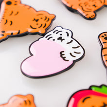 將圖片載入圖庫檢視器 MUZIK TIGER 愛心白虎手機氣囊支架