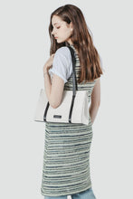 將圖片載入圖庫檢視器 MARHEN.J Mina 黑色蘋果皮革兩用包