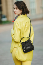 將圖片載入圖庫檢視器 MARHEN.J Bready 全黑色小水桶包