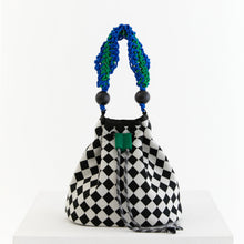 將圖片載入圖庫檢視器 HOLLY LOVES LOVE 格紋抽繩兩用水桶包