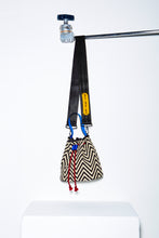 將圖片載入圖庫檢視器 HOLLY LOVES LOVE 抽繩兩用水桶包