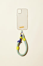 將圖片載入圖庫檢視器 MCRN 手機夾片+手腕掛繩藍莓香蕉 組合
