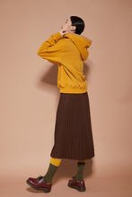 將圖片載入圖庫檢視器 [2022 CAST] CCOMAQUE by DOLSILNAI  黃色典雅刺繡帽T

