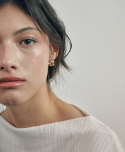 將圖片載入圖庫檢視器 VERTE Deux.silver.203 / epais cote 耳環（金色）
