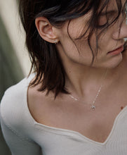 將圖片載入圖庫檢視器 VERTE Deux.silver.186 / ruban 耳環（銀色）
