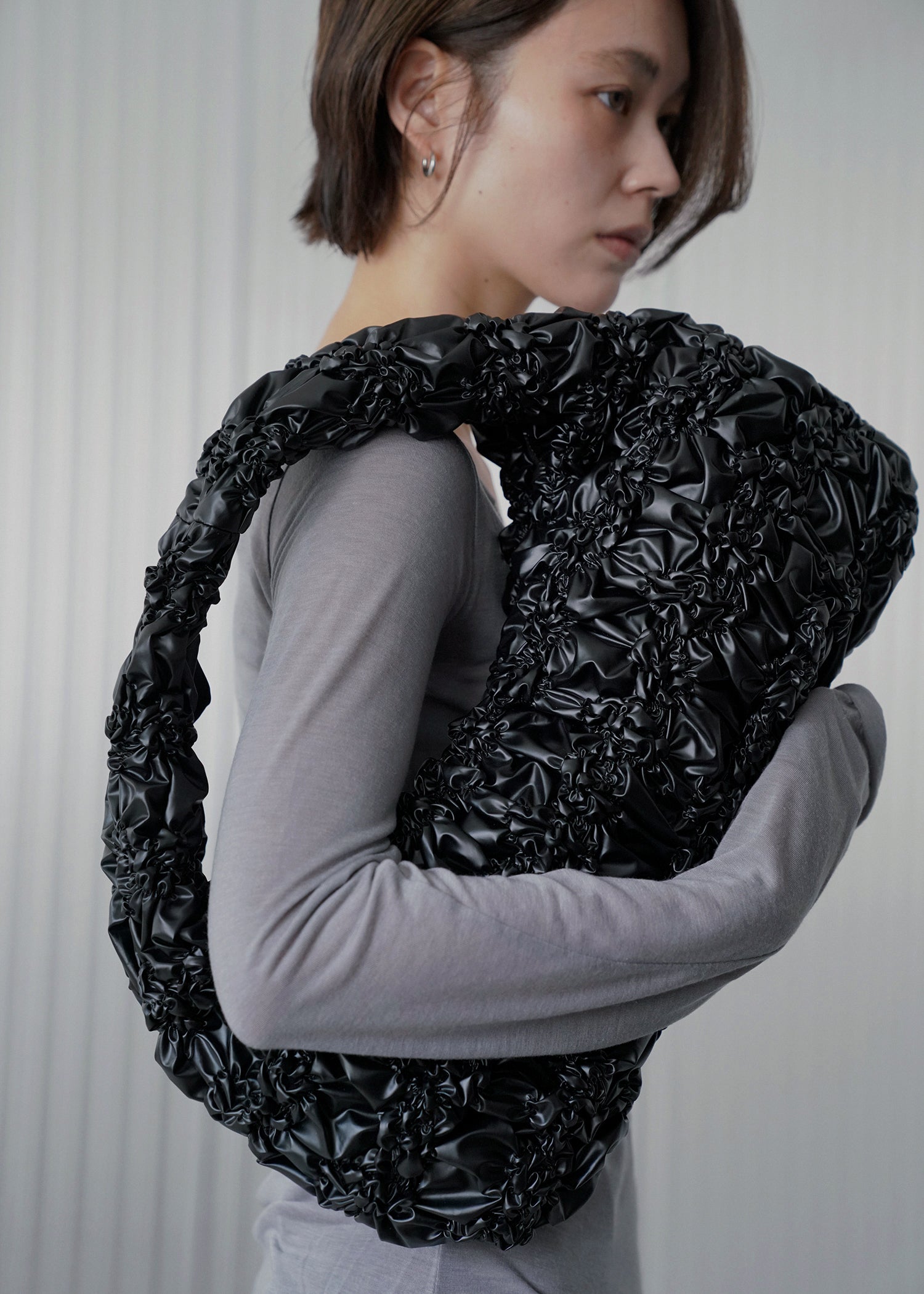 KWANI Airy Tote Small 抓皺雲朵黑色肩背包– NOTAG TAIWAN