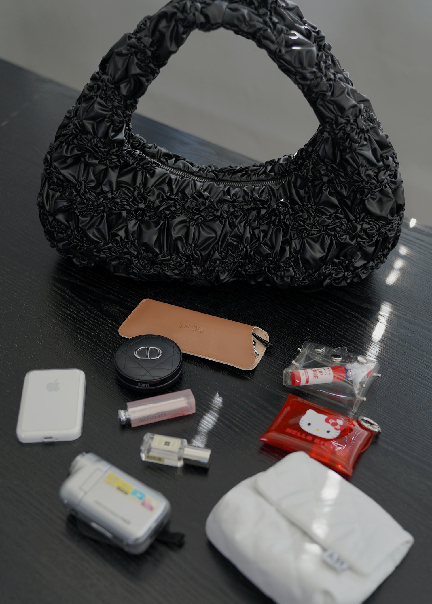 KWANI Airy Tote Small 抓皺雲朵黑色肩背包– NOTAG TAIWAN