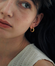 將圖片載入圖庫檢視器 VERTE Deux.silver.220 / vague 耳環 (金色)
