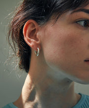 將圖片載入圖庫檢視器 VERTE Deux.silver.220 / vague 耳環 (銀色)
