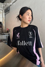 將圖片載入圖庫檢視器 FALLETT Sport Club 足球黑粉撞色短袖T恤
