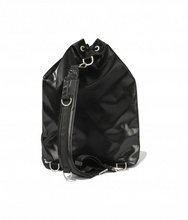 將圖片載入圖庫檢視器 FALLETT Sling Bag 兩用黑色皮革側背包
